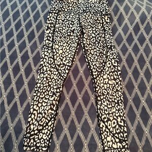 ZYIA Black and White Leopard-Print Active Leggings